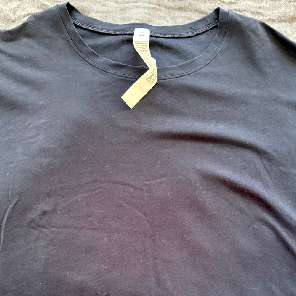 Lululemon Cates TShirt, Navy, size 10